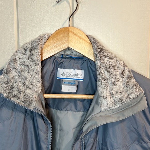 Columbia sportswear company with fur trim - Picture 2 of 12